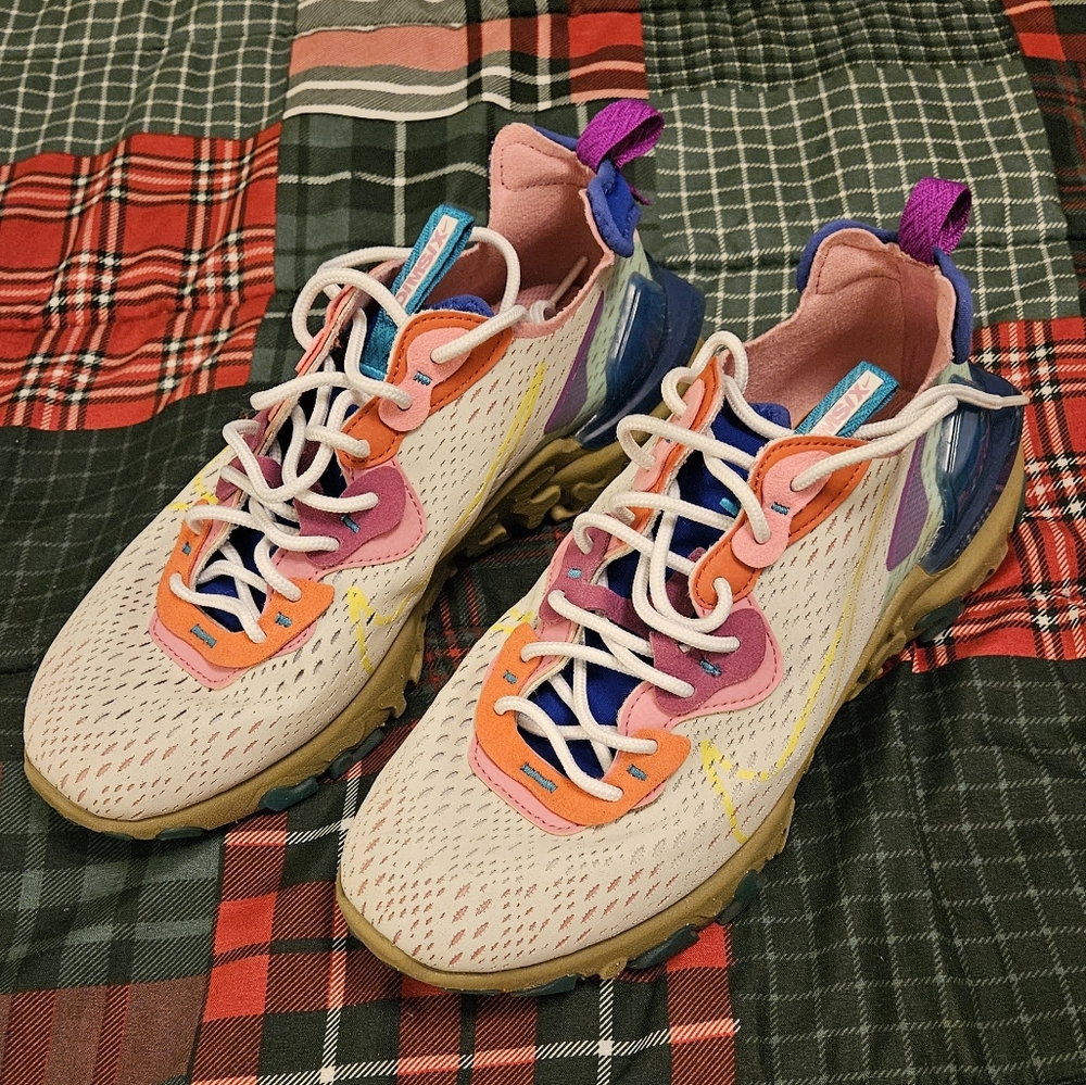 Nike women DIMSIX sneakers